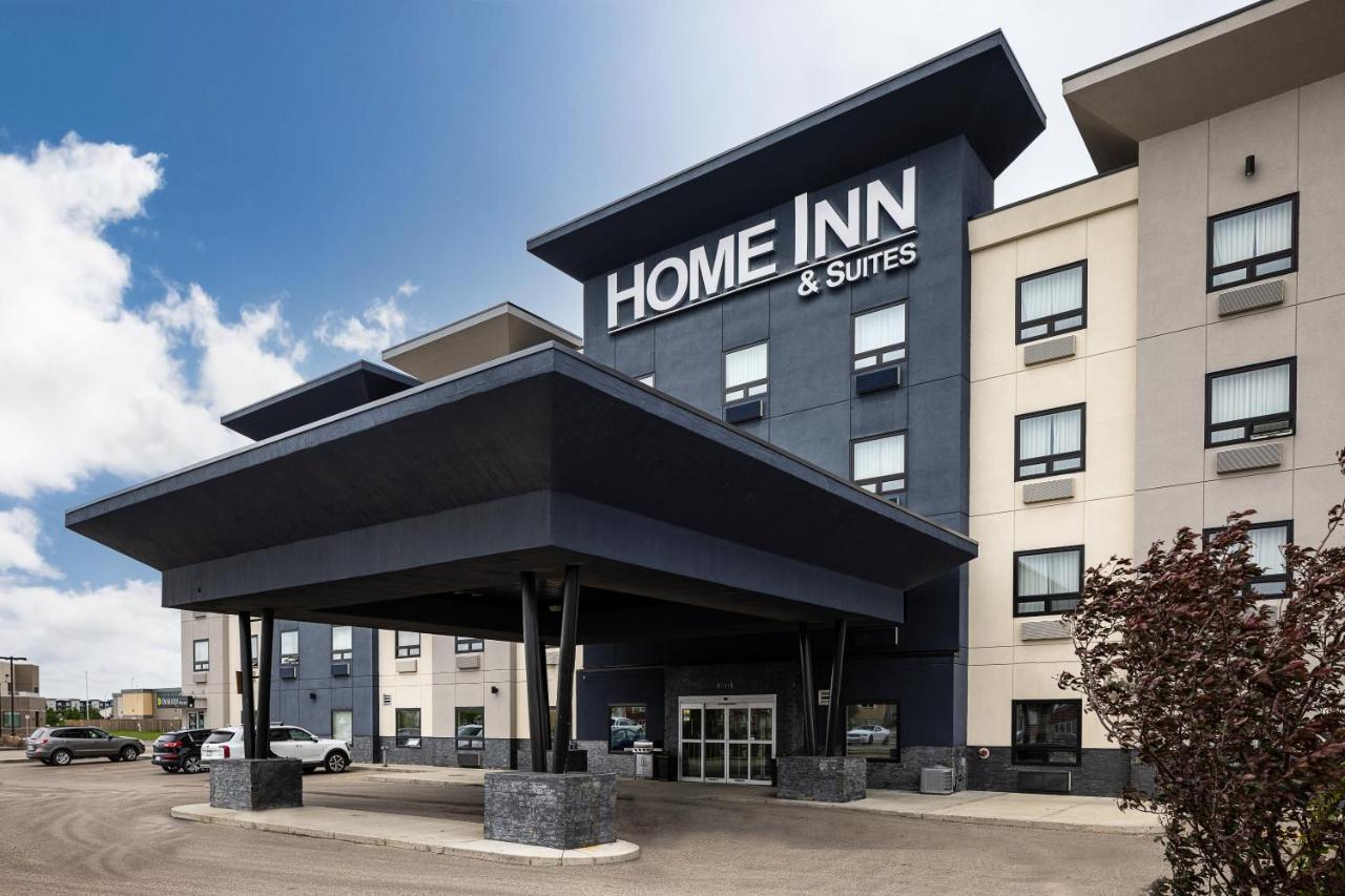 Home Inn & Suites Regina Airport Екстериор снимка