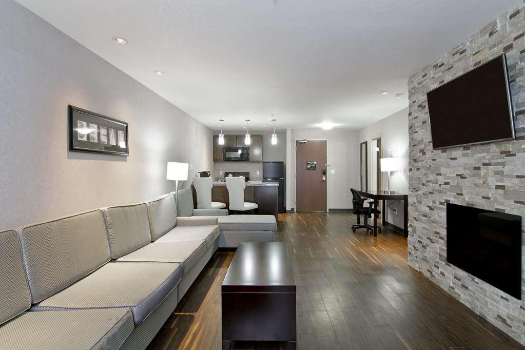 Home Inn & Suites Regina Airport Стая снимка
