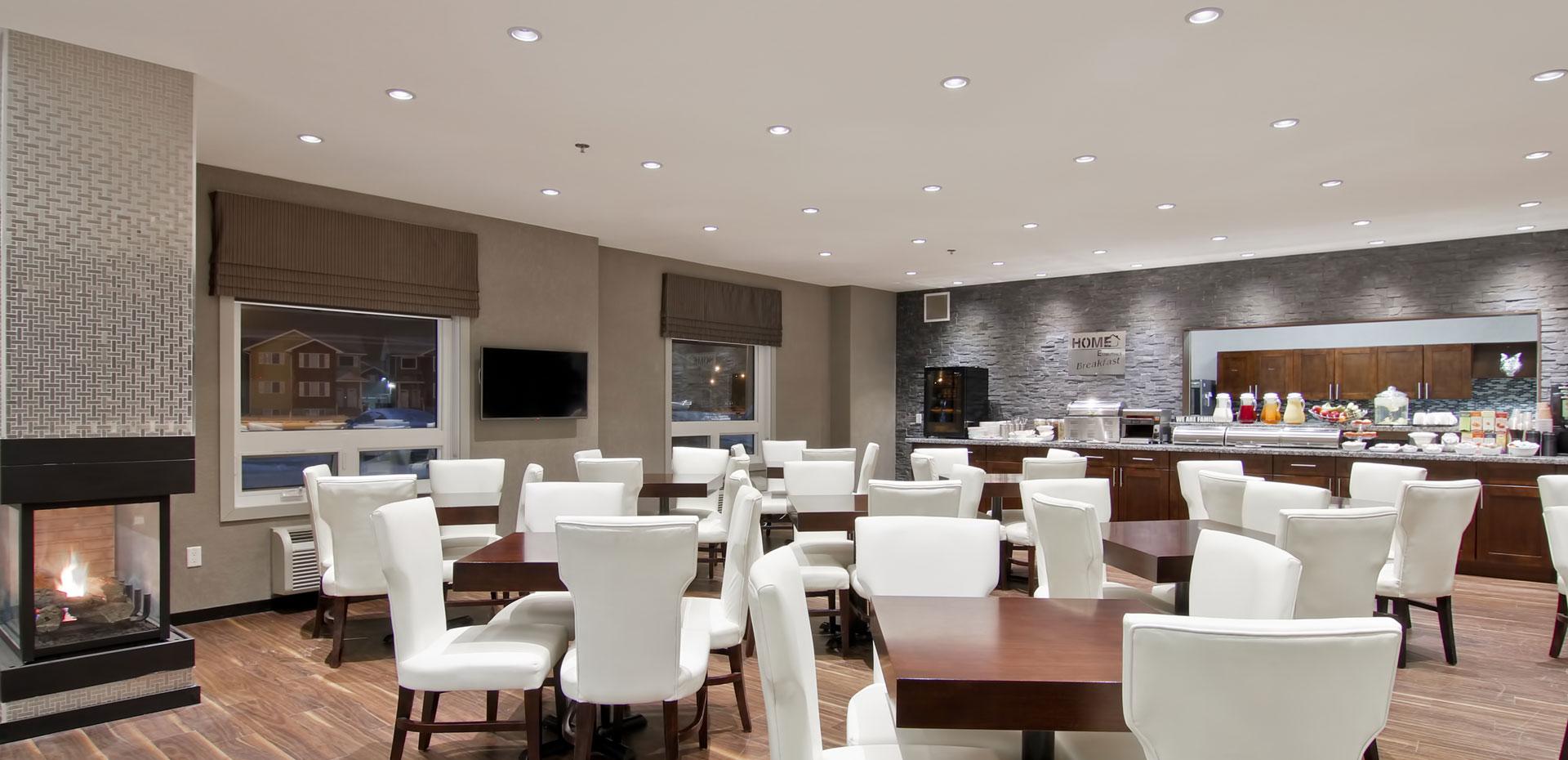 Home Inn & Suites Regina Airport Екстериор снимка