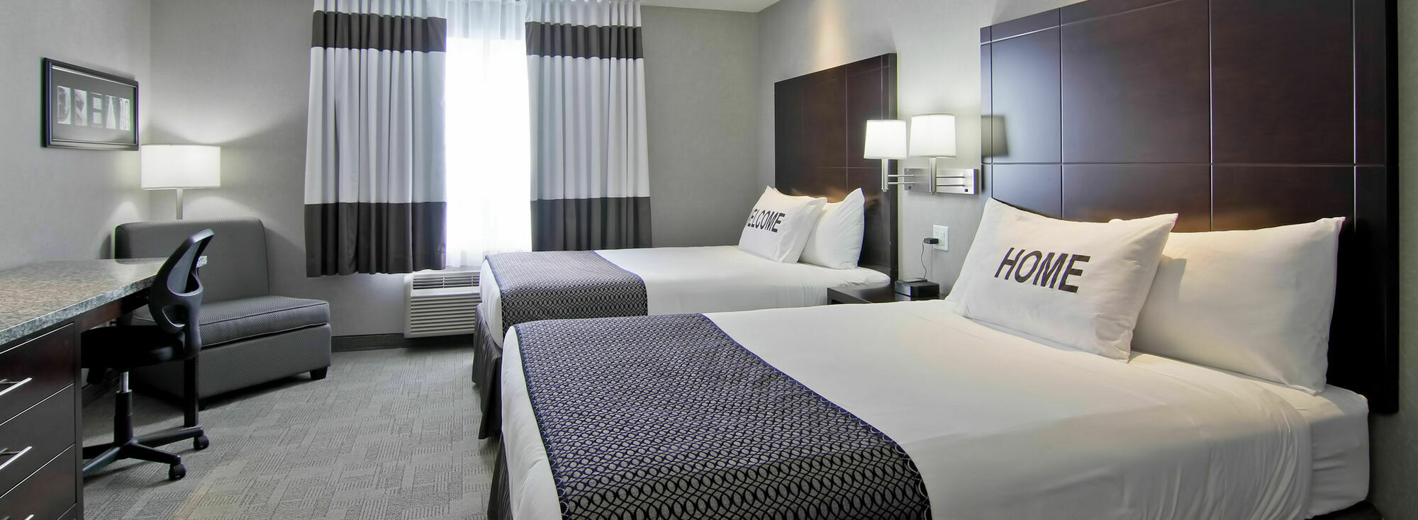 Home Inn & Suites Regina Airport Екстериор снимка