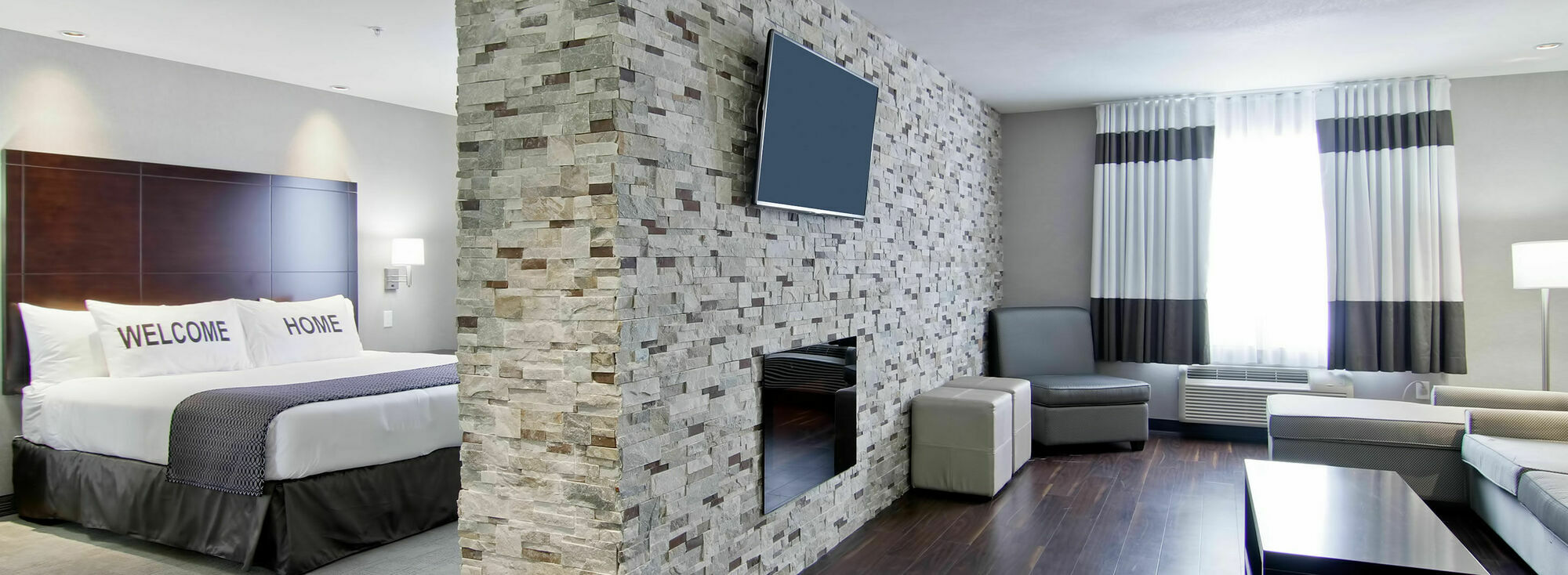 Home Inn & Suites Regina Airport Екстериор снимка